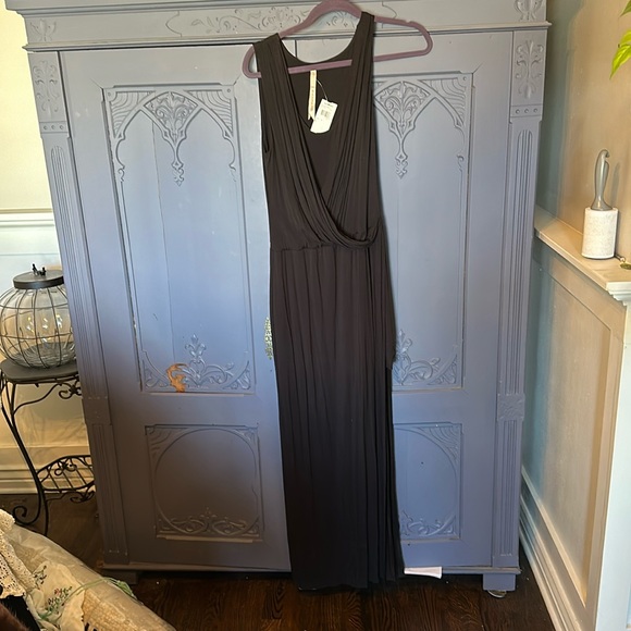 Bloomingdale’s Black Dress - Picture 1 of 7